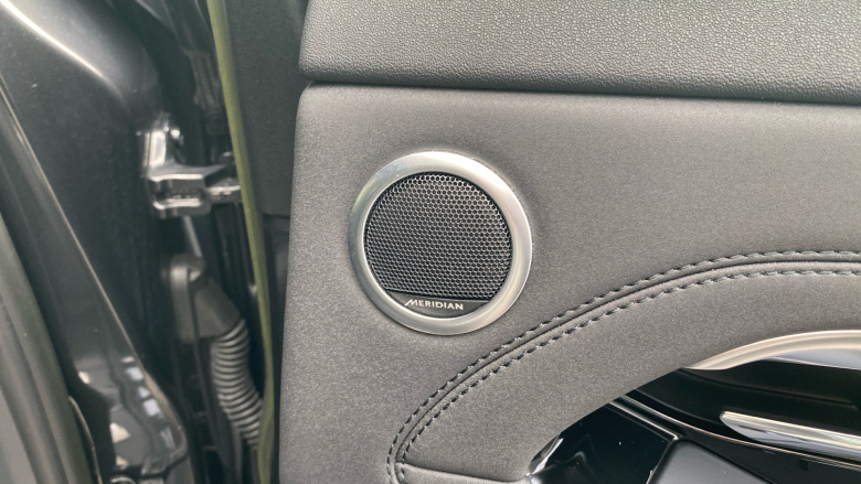 Land Rover Range Rover Evoque 2.0 D200 R-Dynamic SE 5dr Auto Diesel Hatchback